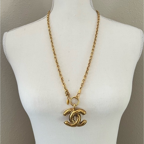 Chanel Vintage Quilted CC Pendant Necklace